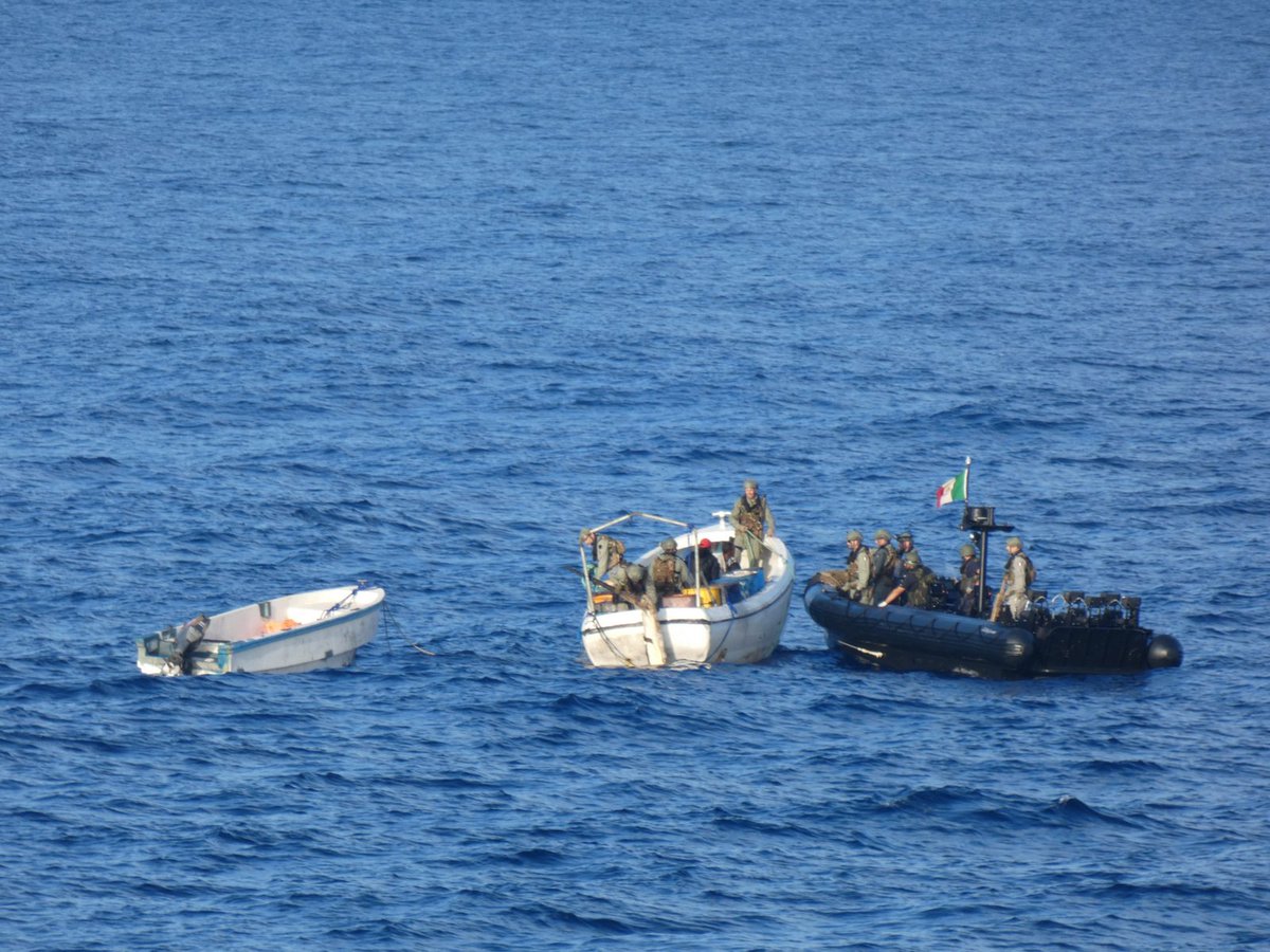 EUNAVFOR's tweet photo. .@EUNAVFOR successfully searches for and detains suspected pirates in the Southern Somali Basin #piracy #EU #OpAtalanta : https://t.co/HQbsqY2Hem https://t.co/xbaT38Tkwg