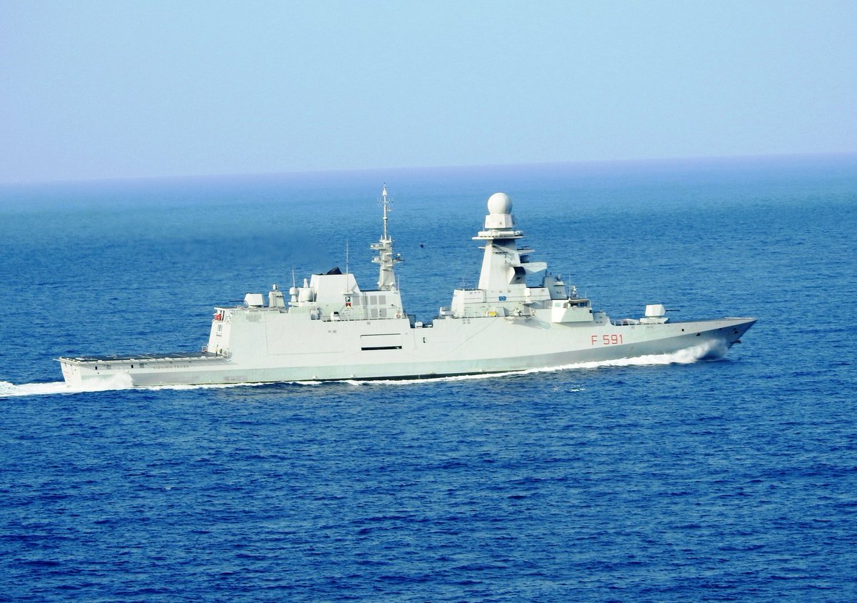 EUNAVFOR's tweet photo. .@EUNAVFOR successfully searches for and detains suspected pirates in the Southern Somali Basin #piracy #EU #OpAtalanta : https://t.co/HQbsqY2Hem https://t.co/xbaT38Tkwg