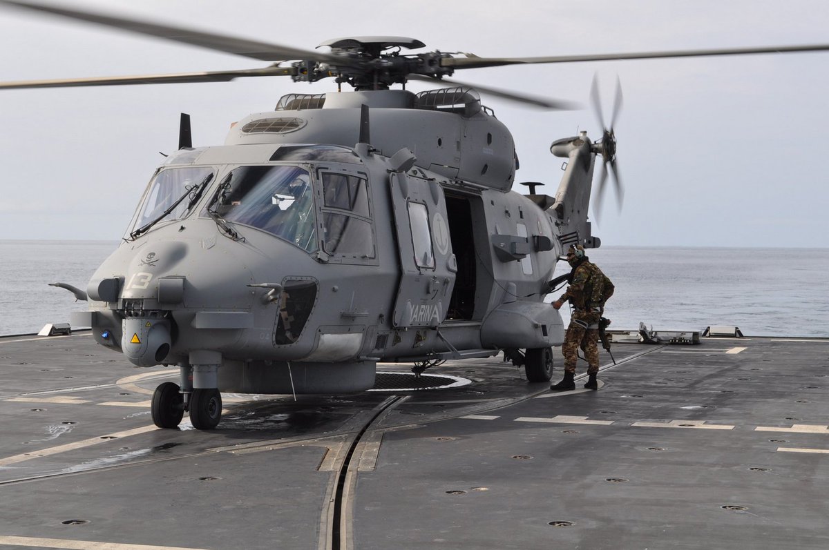 EUNAVFOR's tweet photo. .@EUNAVFOR successfully searches for and detains suspected pirates in the Southern Somali Basin #piracy #EU #OpAtalanta : https://t.co/HQbsqY2Hem https://t.co/xbaT38Tkwg