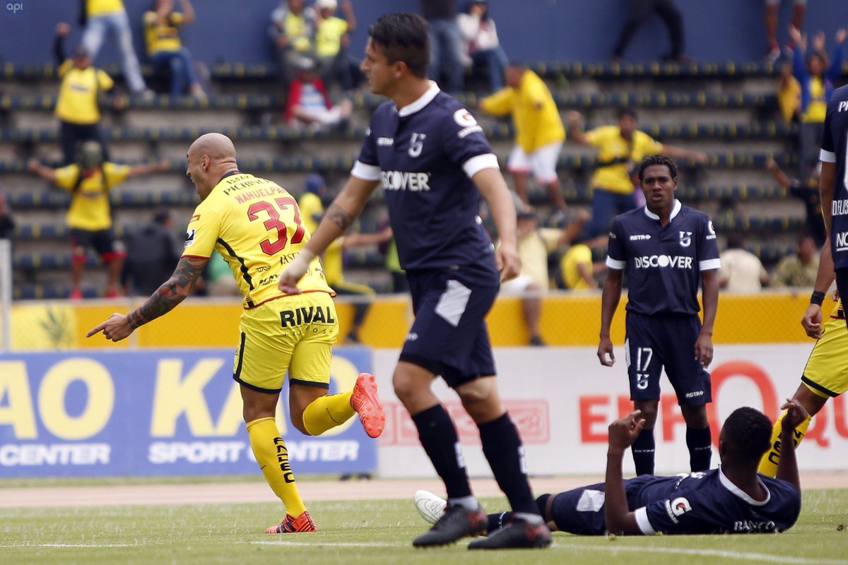 mas_amarillo's tweet photo. Gran primer tiempo de @ANahuelpan37 abrió la ruta a un triunfo IMPORTANTISIMO, queremos llegar terceros, necesitamos clasificar a copa. La otra semana TODOS AL ESTADIO https://t.co/CEAQsAEhLv