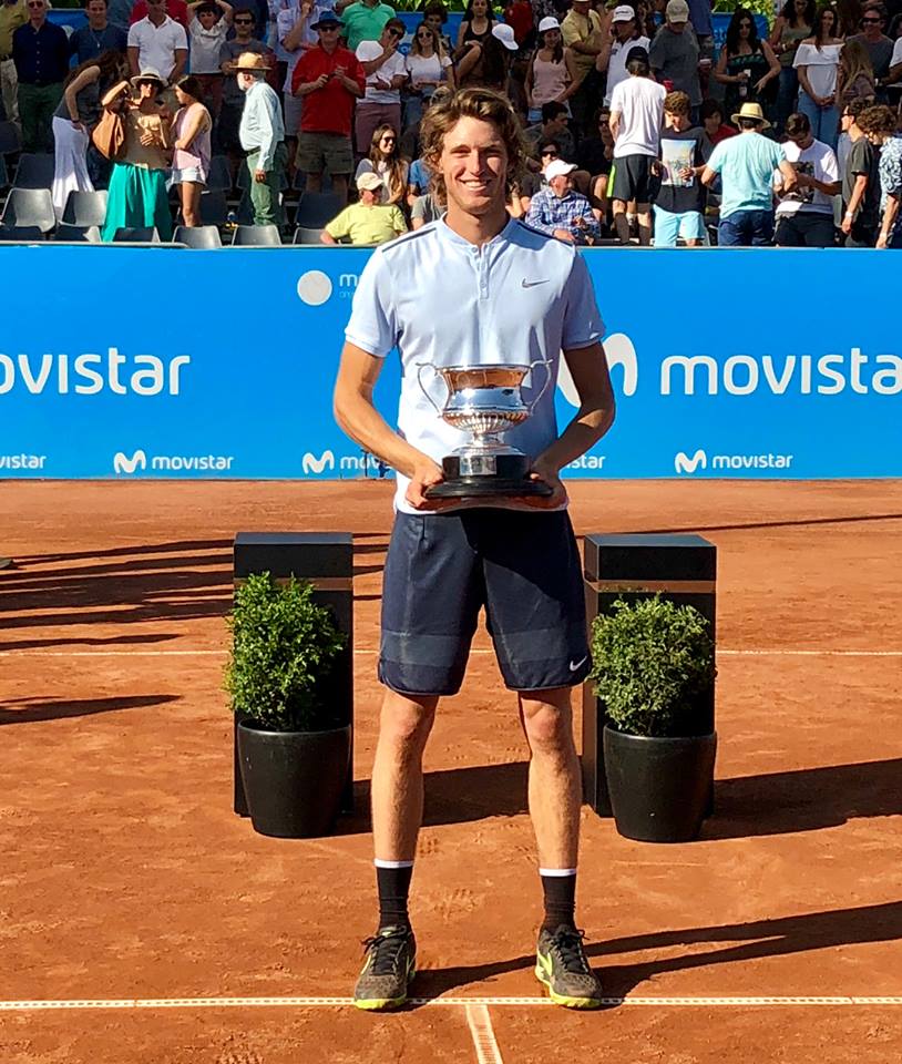 RadioSportChile's tweet photo. TENIS | @massunico y el título de @NicoJarry en singles del Challenger de Santiago 2: "Nicolás tiene un gran potencial para seguir creciendo y posee una muy buena mentalidad, no tiene techo" (vía El Mercurio) #MovistarOpen https://t.co/FyNz6eYPo4