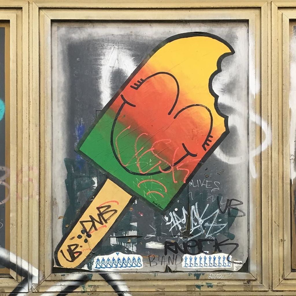 riemreim's tweet photo. Satisfied ice cream.
.
#berlin #mitte #urbanart #stencil #stencilart #urban #streetphotography #steeetstyle #igersberlin #berlingraffiti #icecream #colourpop #sundaystroll #weekendvibes https://t.co/j8j6EOtiHr https://t.co/xtWbb66Il2