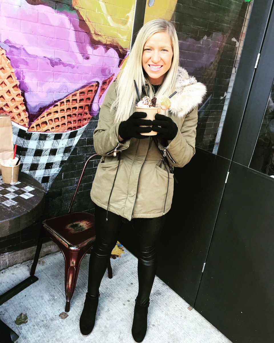 caseylfc9's tweet image. show me your bombos! #bombobar #westloop 🍩