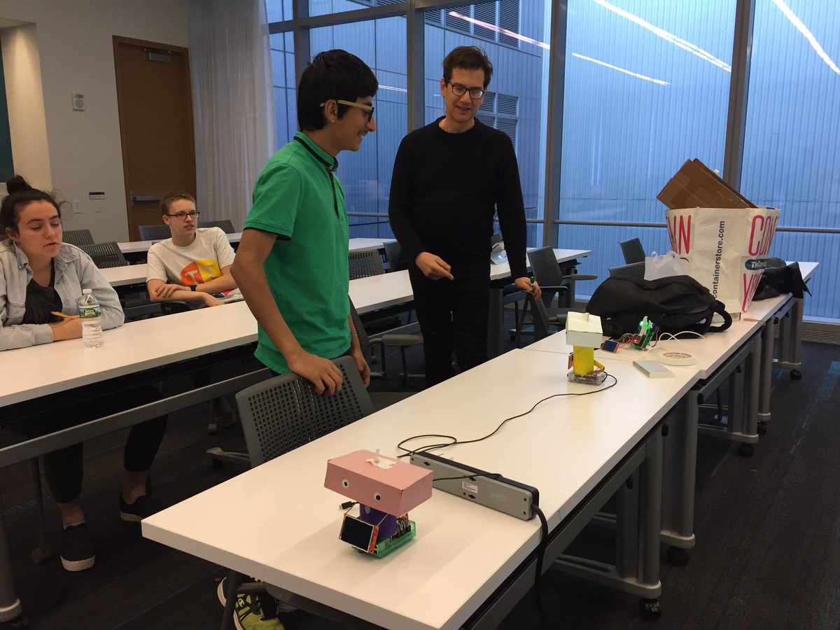TeenTechNY's tweet photo. Raymond Blum demonstrating and explaining Ohgee, the physical avatar of "The Cloud" @UNISNYC @Google  #ttny2017 https://t.co/1OOZU1Hg37