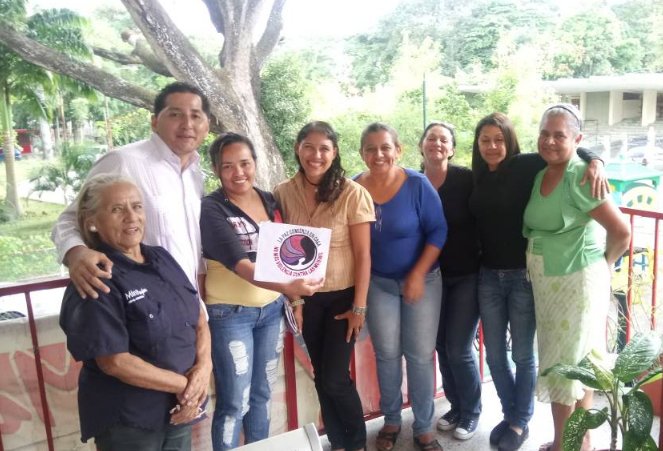 Roraima15's tweet photo. Por nuestro derecho a una vida libre de Violencia, sigamos difundiendo  #LaPazComienzaEnCasa No más Violencia contra la Mujer #NiUnaMenos #VivasNosQueremos https://t.co/yIqKYuGwur