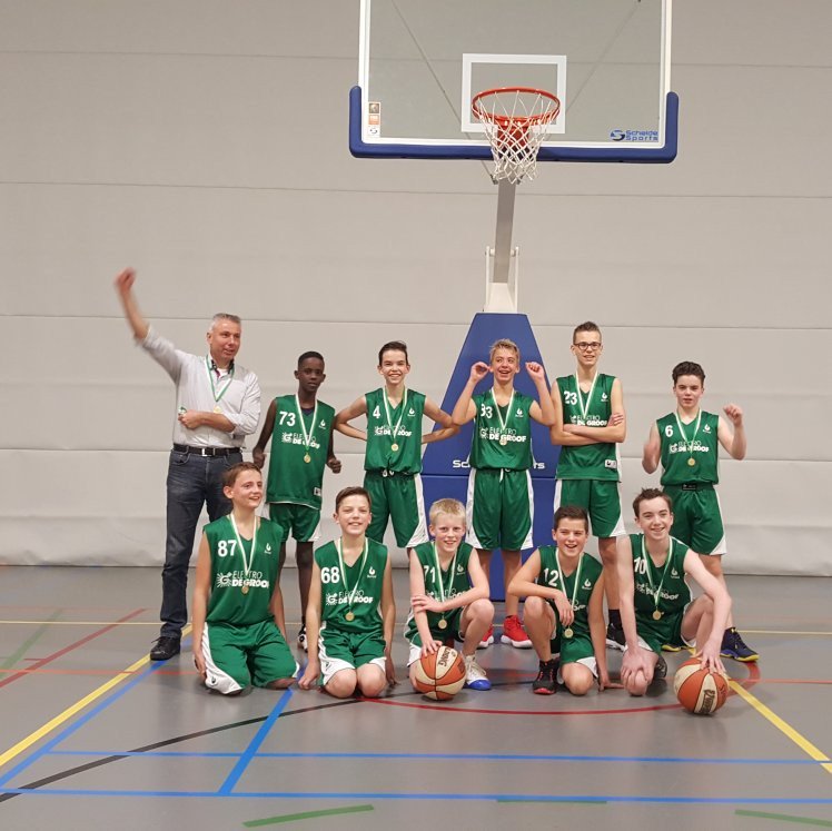 BCHeeze's tweet photo. Jongens Onder 14 nu al kampioen! #helden https://t.co/xtO5w8Tt05