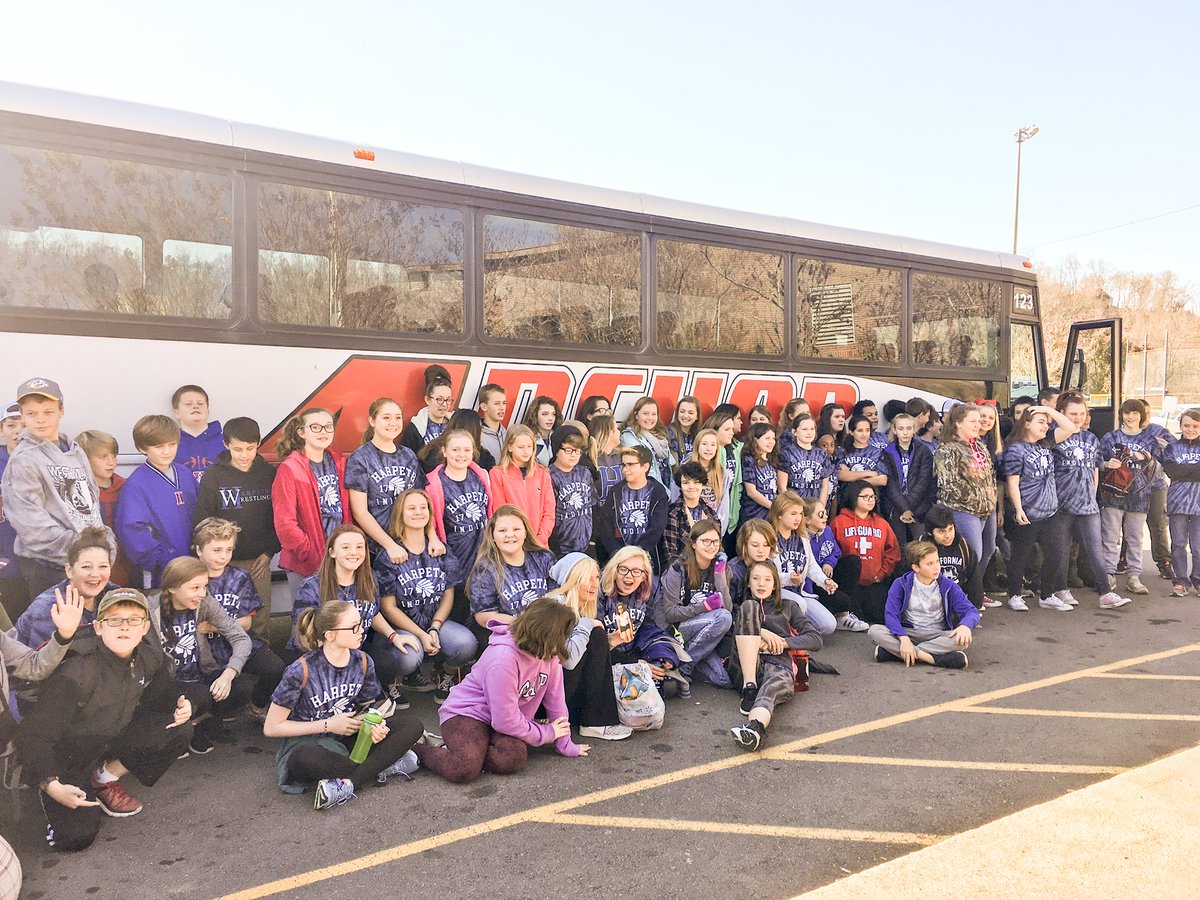 memebuch's tweet photo. @HMSIndians, LBL, here we come! #hmstribe #LBL2017 https://t.co/kxmPXsv26S