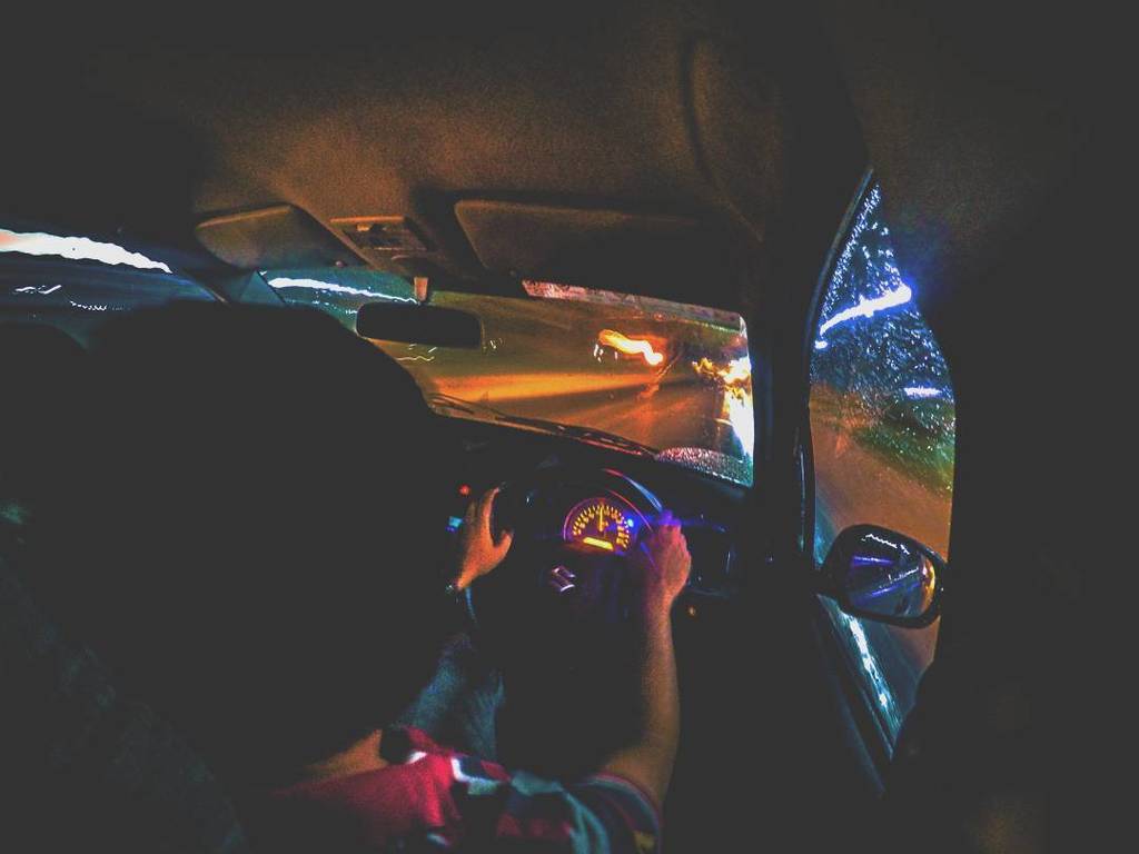 SumanthHolla's tweet photo. Night photography on @gopro/@goproin #Hero4Silver.. Was shot at magadi road which we took to reach ramanagar instead of the busy mysore road.. Kept the camera in night mode in #timelapse mode. 
#Gopro #GoproIn #goproindia #gopronightlapse #gopronight #go… https://t.co/YUuEjXxSHS https://t.co/F3uVYI4JOF