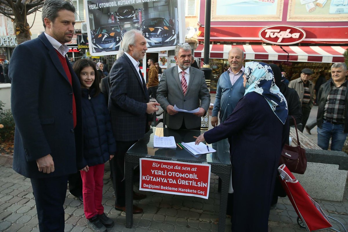 Yerli otomobilin Kütahya’da üretilmesi için başlatılan imza kampanyasına destek verdik
Yerel yönetim olarak, hazırız  gerekli tüm desteği vereceğiz.
Bu kampanyayı başlatan Sosyal Medya Grup Yöneticisi Kenan Uzman kardeşimize ve ekibine teşekkür ediyorum.