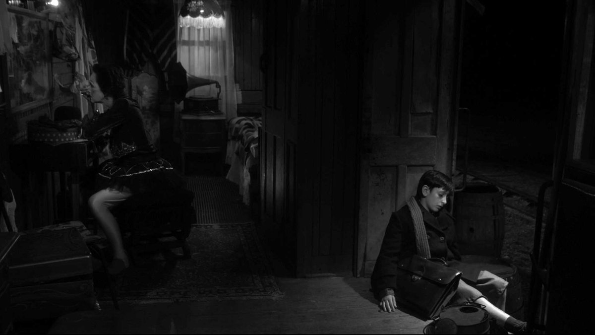 Un circo puede ser un lugar donde dejar de pensar para poder escapar 🤡
#OjosdeMadera  🏃hasta hoy en la Nelly Goitiño a las 17:00 y a las 20:10.
En <a href="/LIFECinemasuy/">Life Cinemas</a> 21 a las 22:30
Mirá el trailer 👉tinyurl.com/y7p6986z