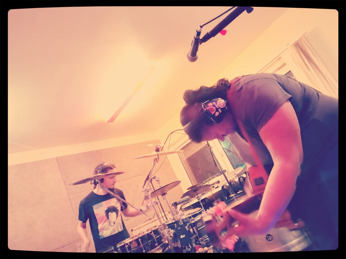 SC_Tribal's tweet photo. On se prépare pour notre premier concert ! #liveshow  #musique #guitarist #Repetition #Rock #batteries #drums https://t.co/XWiKKqNHoC
