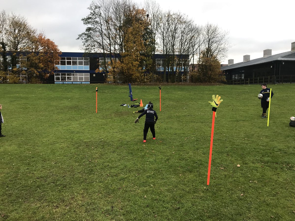 P1 Goalkeeping (@p1goalkeeping) on Twitter photo Good session with our <a href="/braintreeyfc/">Braintree Town Youth</a> GKβs! ππ see you all next week ππ» Good session with our <a href="/braintreeyfc/">Braintree Town Youth</a> GKβs! ππ see you all next week ππ»