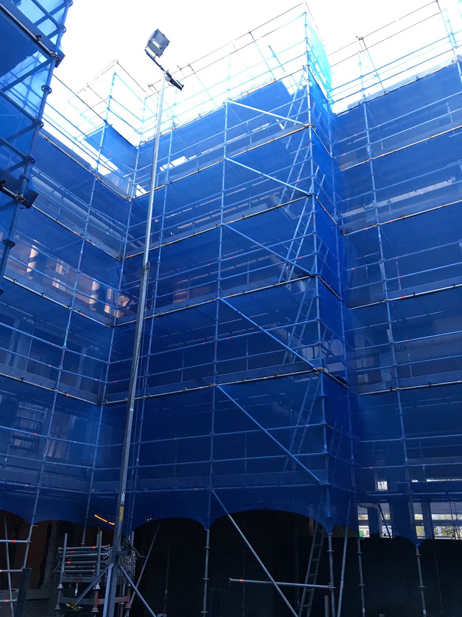 Steiger in de binnentuin, dak bedekking, stelkozijnen en gevelsluitende elementen.Allemaal in het 1969 deel van de <a href="/OudeModeschool/">Oude Modeschool</a>.@VinkBouw