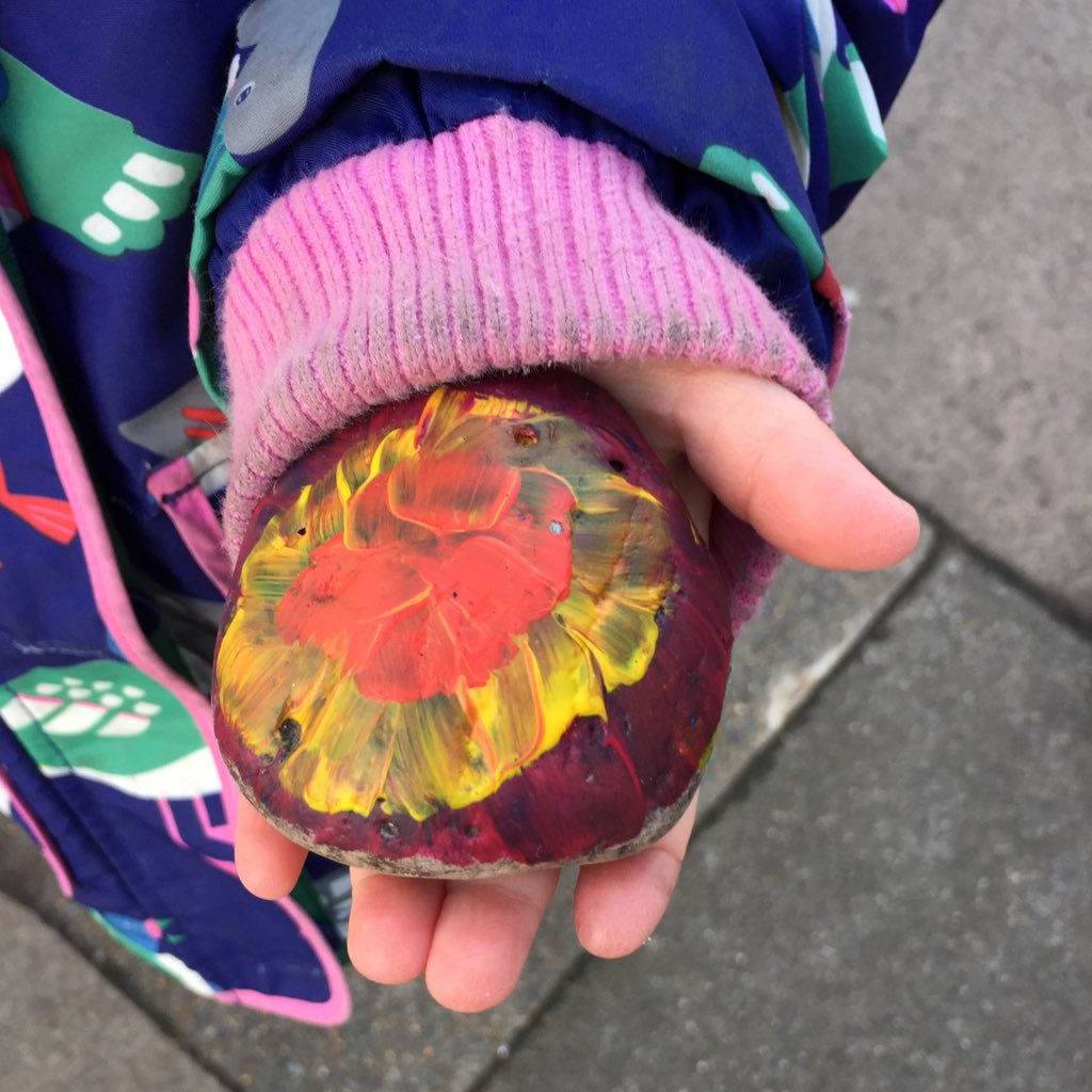 annaschmitz's tweet photo. #forestgaterocks #hidemeagain #treasurehunt #E7 https://t.co/b1zZrcSSHU