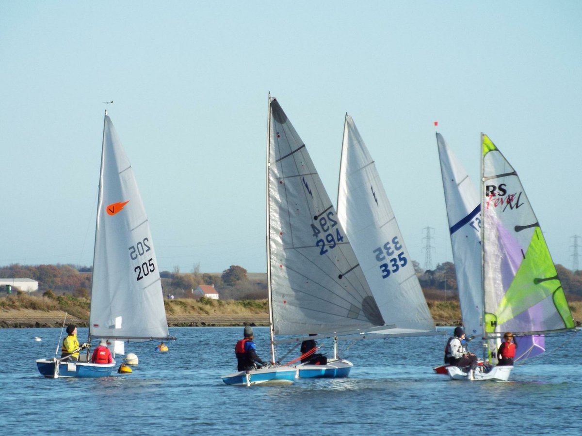 UpRiverYC's tweet photo. 17 dinghies Racing today, #sailinginessex #rivercrouch #hullbridge #lightning368 #solodinghy #cometdinghy https://t.co/Ef6hQUF22h