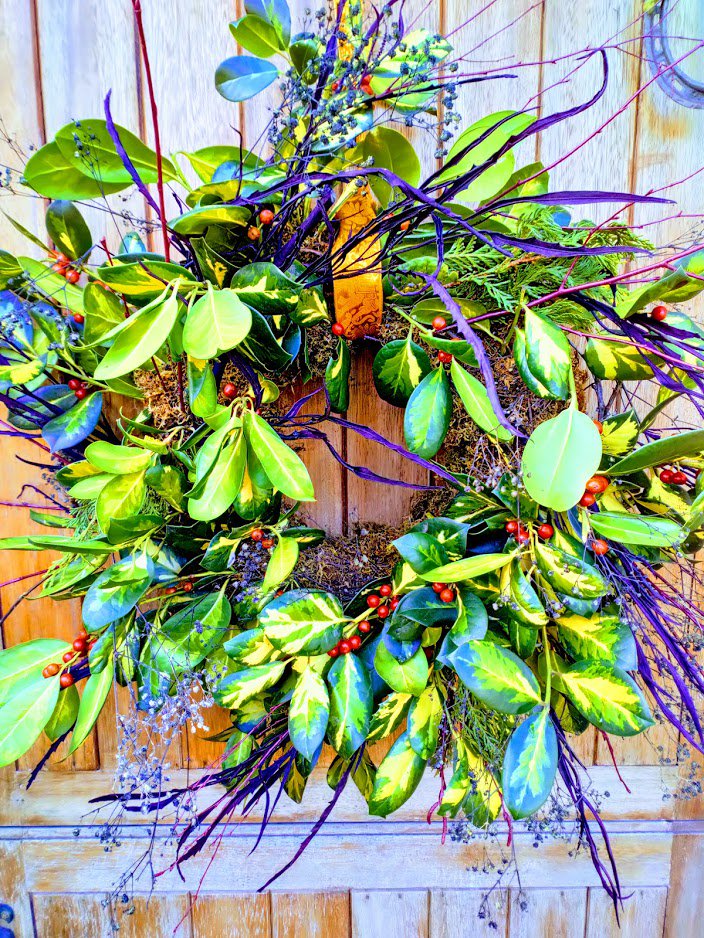 WhiteDoveLMK's tweet photo. With enough 'kit' to make five of your own style wreaths, our €35 package of all the mechanics you need to create a stunning #ChristmasWreath is our #BlackFriday special offer - with FREE shipping too! #CreateYourOwnChristmas #Limerick https://t.co/8khlHnNkmr https://t.co/woj1qnGk2b