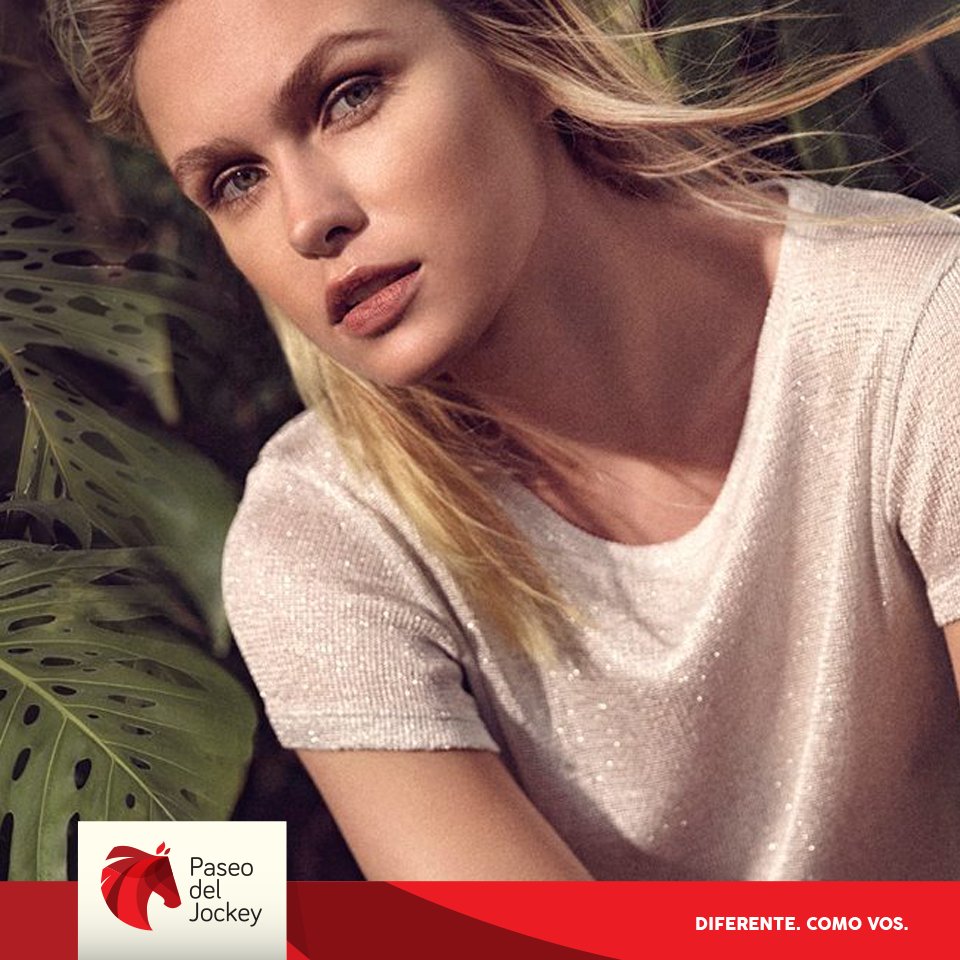 PaseoDelJockey's tweet photo. La nueva colección Spring Summer 18 de #ZHOUE fué inspirada en una mujer romántica, femenina y seductora. Una colección distinguida por su estilo moderno y atemporal. Vení al Paseo del Jockey.
#DiferenteComoVos https://t.co/eh8j2lhxTA