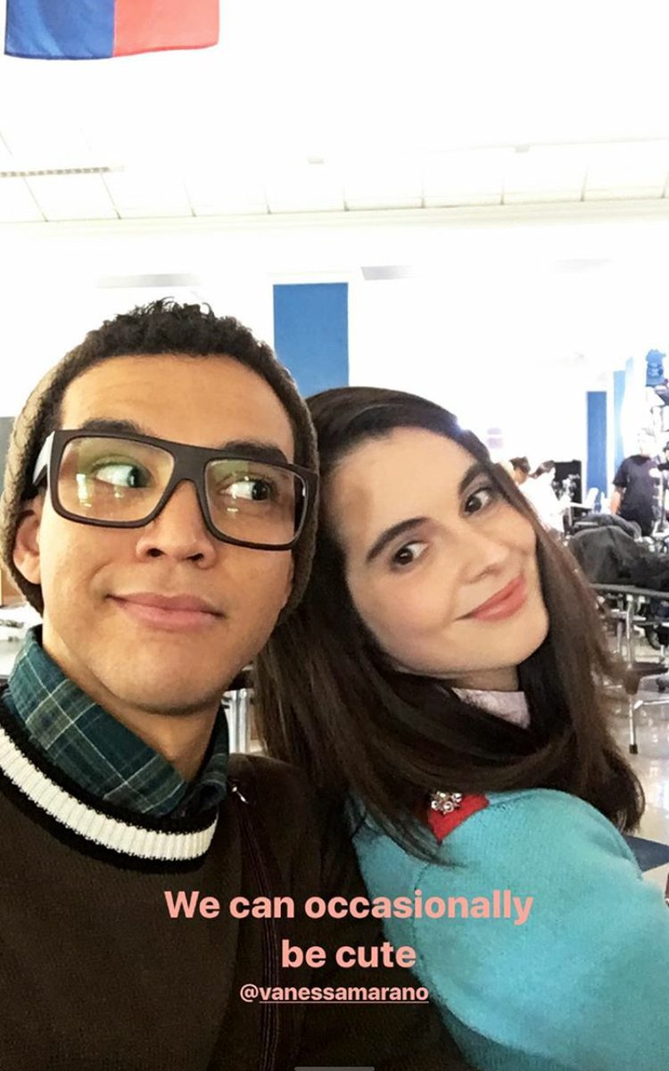 baeksb0w's tweet photo. News on Vanessa's new project in our FB page  👉 https://t.co/TVVFzUcDTu 😄 #vanessamarano #teamvanessa #maranatics #proudofvanessa #daphneandvelma #sarahgilman #sarahjeffery #switchedatbirth #maranosisters #savingzoemovie #aprilnardini https://t.co/vq1M8JZIM8