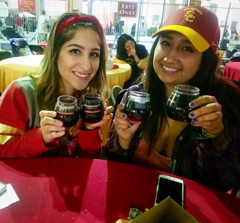 StackTek_'s tweet image. Fight on. Stack on. USC fans know how to enjoy game day. #woodbridgewine