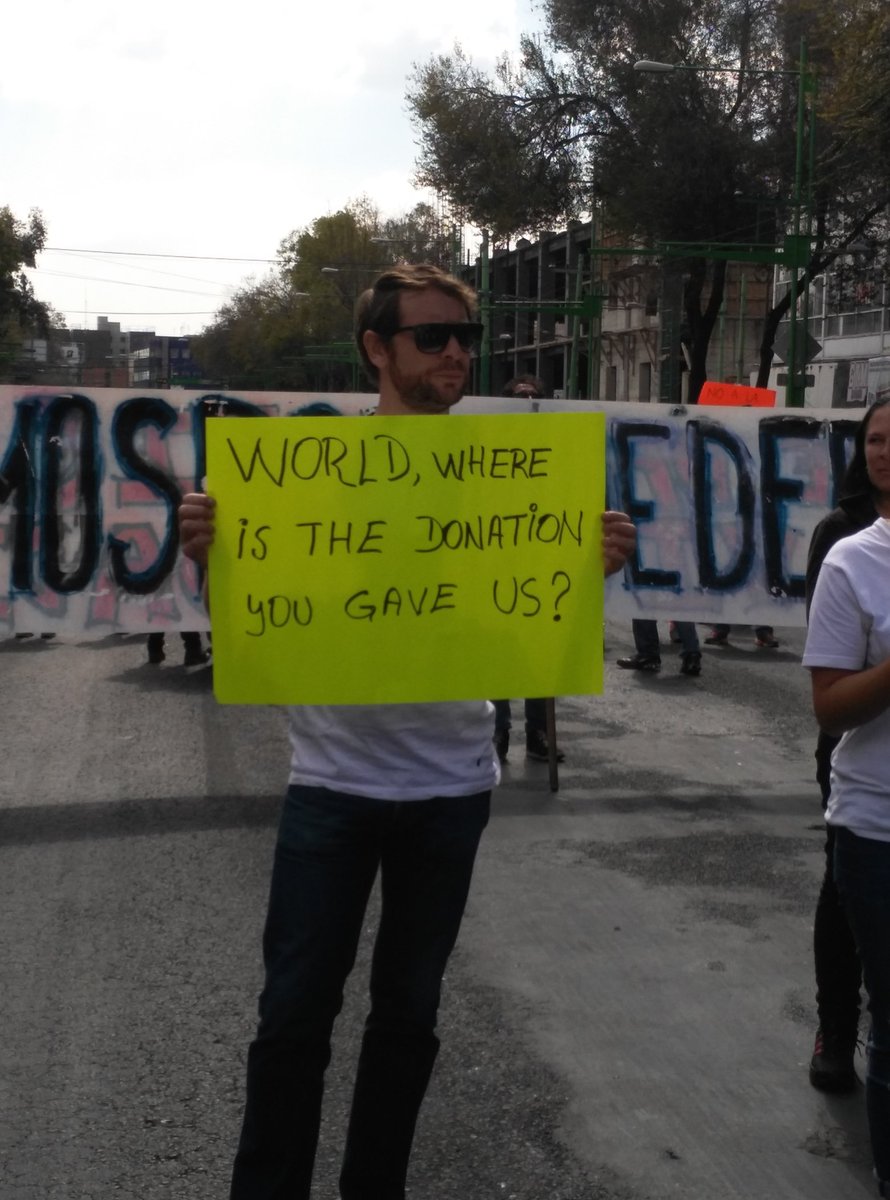 RomaenRebeldia's tweet photo. .@ManceraMiguelMX Dónde están los recursos que el mundo donó al pueblo damnificado? @Romaparatodos @utopiaviva @hiphopcharly @huellasroma @vecinosromanys @vecinocolroma @Muca_Roma @MultiJuarezRoma @LaRomaDF @romanticotacvbo @RomaNorte3 @comitehc @ColHipodromo1 @ARHipodromo https://t.co/TsqtJBaTuq