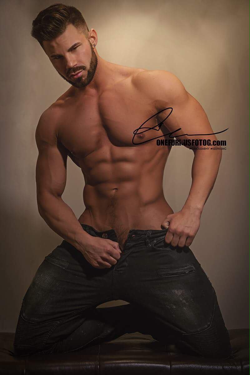 WomensEyeCandy1's tweet photo. Is #JosephDefontes #hunkoftheweek to vote retweet/fave votes close in 24hrs Mon 20th UK https://t.co/FwMkqhZacq ππ https://t.co/iElzzX3kMe