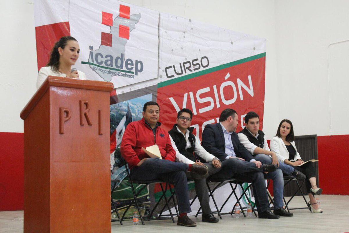 IRHMContreras's tweet photo. El día de ayer iniciamos el curso "Visión Hacia el 2018", Estamos convencidos que con este curso fortaleceremos a la militancia para enfrentar los retos que se aproximan. 
 ¡Gracias a todos lxs que se inscribieron! https://t.co/GmcQcZBTbJ
