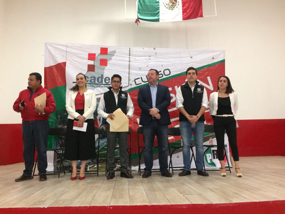 IRHMContreras's tweet photo. El día de ayer iniciamos el curso "Visión Hacia el 2018", Estamos convencidos que con este curso fortaleceremos a la militancia para enfrentar los retos que se aproximan. 
 ¡Gracias a todos lxs que se inscribieron! https://t.co/GmcQcZBTbJ