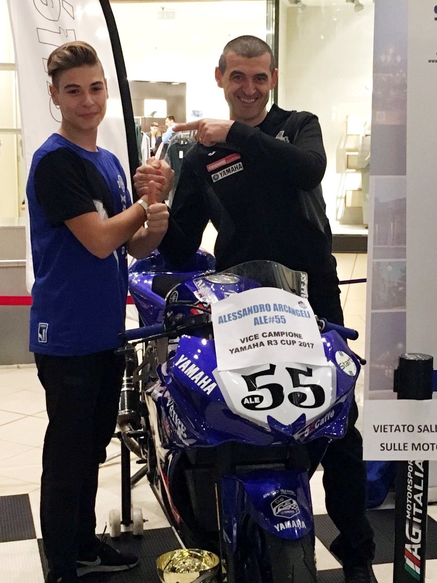 comotticorse's tweet photo. #start_team in fiera @gianlupazzini55 @comotticorse https://t.co/kb3QQXEbrO https://t.co/i3gxdrK5q3