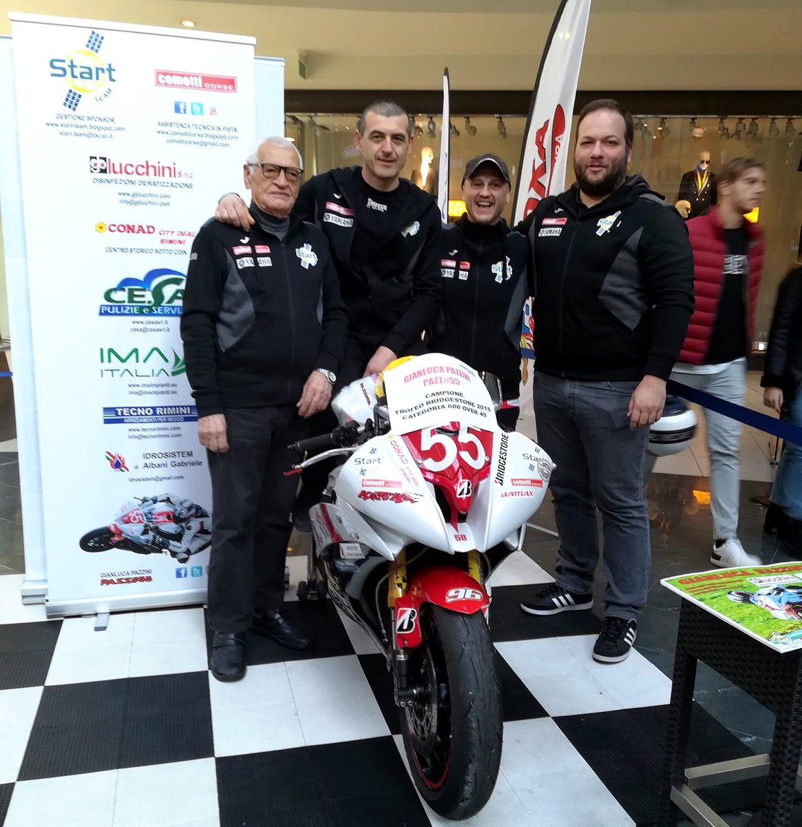 comotticorse's tweet photo. #start_team in fiera @gianlupazzini55 @comotticorse https://t.co/kb3QQXEbrO https://t.co/i3gxdrK5q3