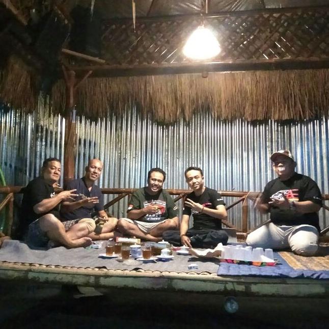 ERCI_AE_RAYA's tweet photo. Tamu istimewa Om Jefri Sukabumi dan Om Febri Kediri. Singgah di Caruban Rumah Kechap AE Raya Om Barid @ERCI_SMI @ErtigaIndonesia @ERCIJawaTimur @ercijatim @ertiga_ID @erci https://t.co/kfeWUZFCKX