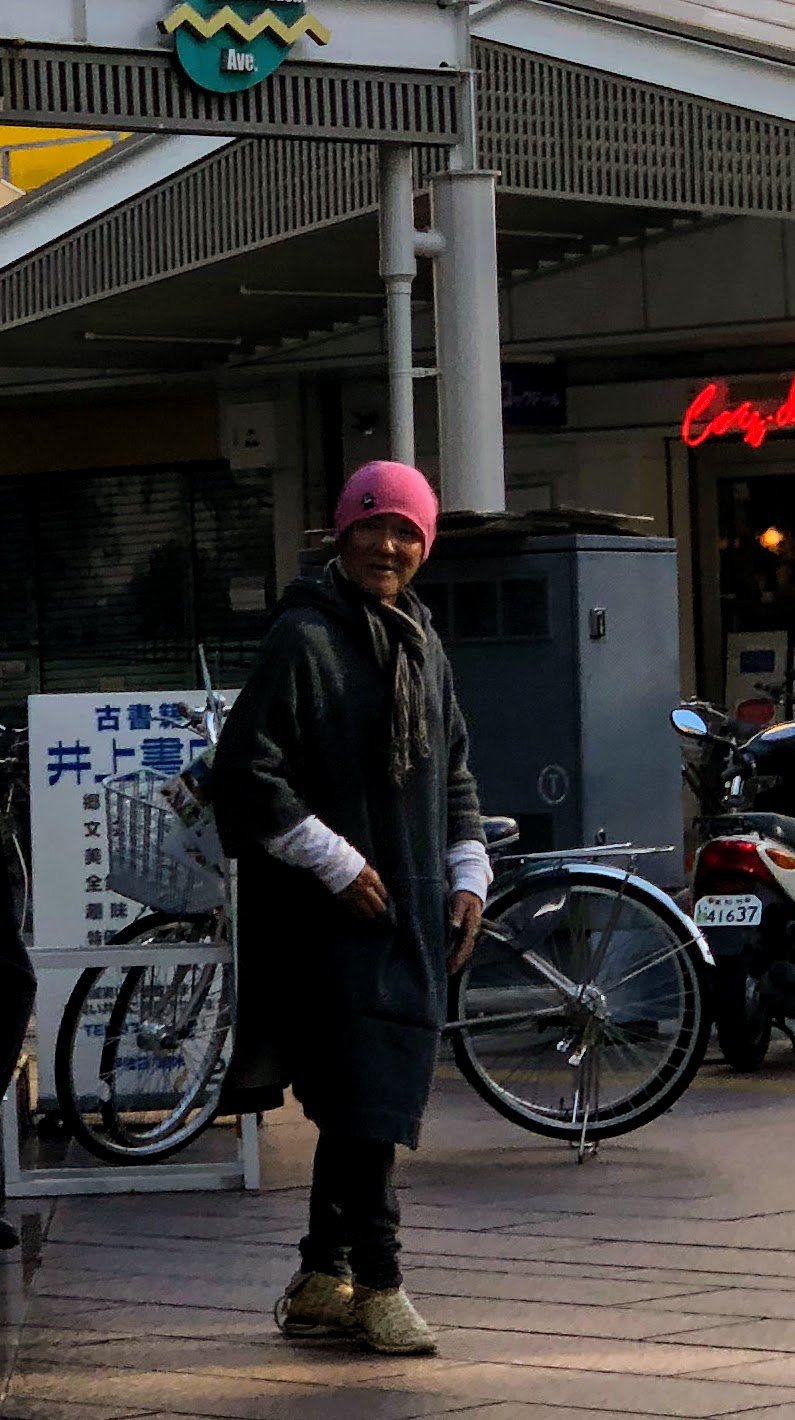 火野正平の自転車とメガネ 帽子のファッションが話題 年収も気になる アスネタ 芸能ニュースメディア