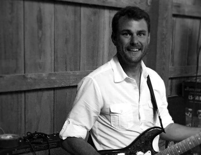 _veets's tweet image. Tonight: Drew Bentley 8-Midnight!