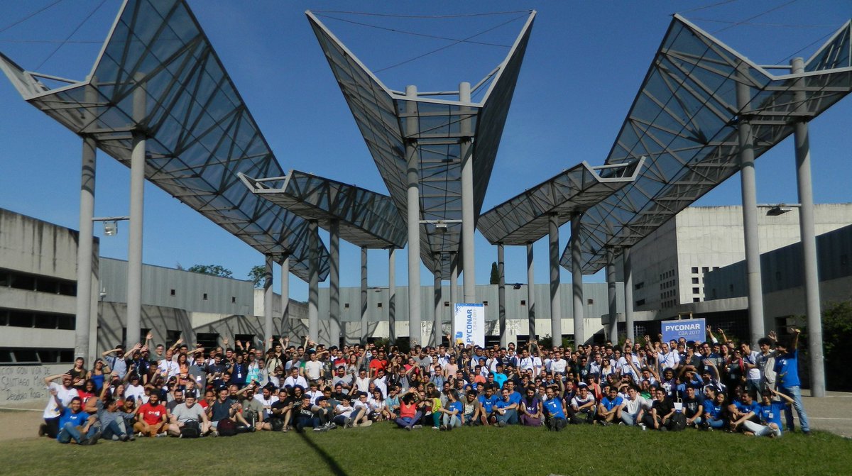 yamilacuestas's tweet image. PyConAr 2017 en Córdoba, todo un éxito! Felicitaciones a los organizadores. 🐍🇦🇷 #PyConAr2017 @pyconar