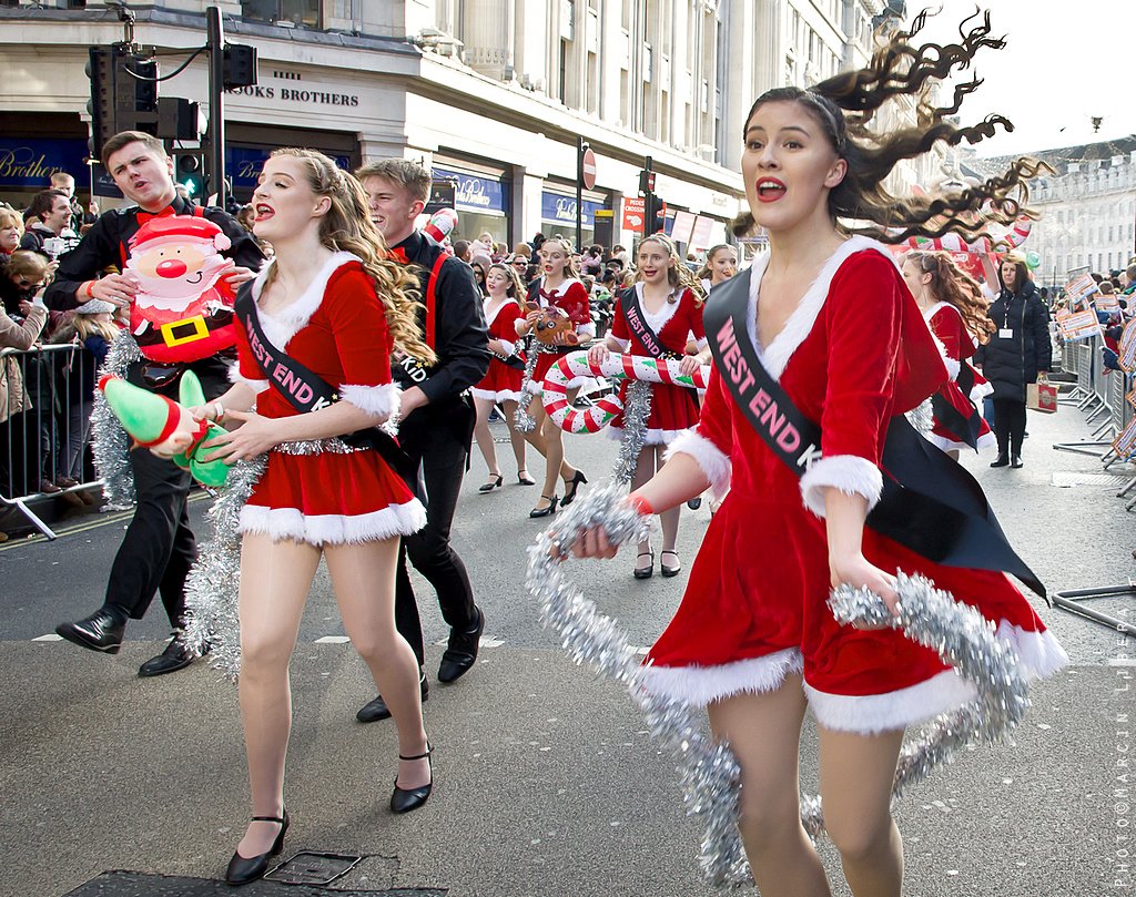 marcin_libera's tweet photo. #HamleysParade 2017 on Regents Street @HamleysToys @RegentStreetLDN @RegentStreetW1 began the magic of Christmas and the pre-Christmas shopping season. https://t.co/FtLacultkw photo:@marcin_libera https://t.co/Q5E0Us88zE