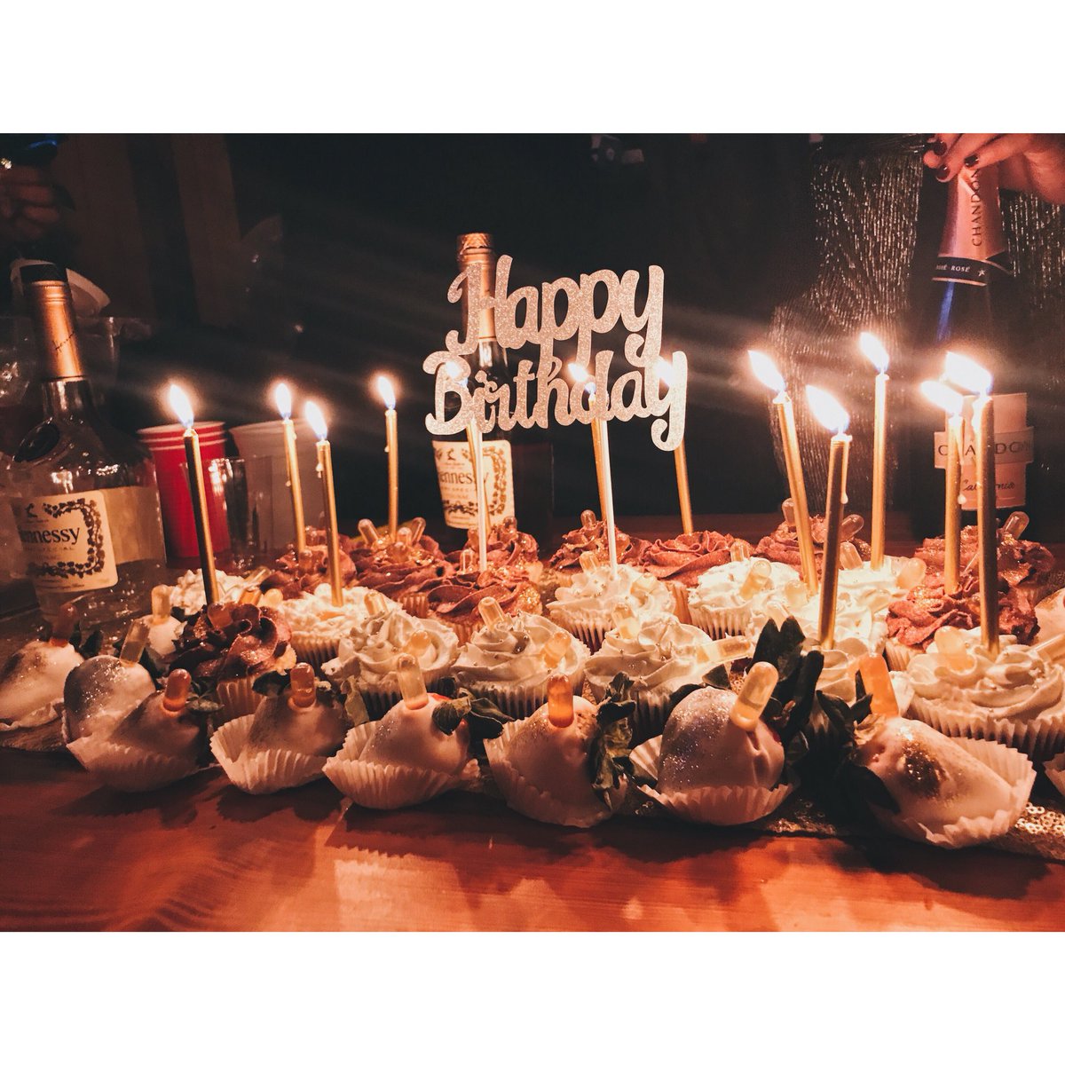 DunaMedina's tweet photo. Felt the Love this weekend! Truly blessed to be surrounded by so many good people ! I’ll be celebrating Bday all month! Taking gifts in all forms 🙃🙂 https://t.co/Es0mevAsQW