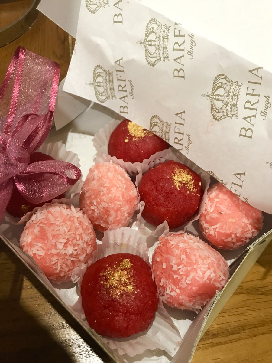 sukibhamra's tweet photo. When you open the box & find these delights 😳😋 #Barfia #IndianSweets https://t.co/OlSFt22SMt