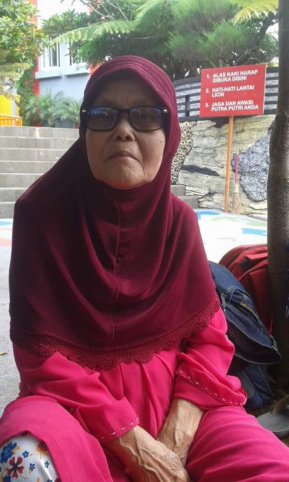 ateh9336's tweet photo. terima kasih ibu, selama ini engkau telah mendoakan aku,ibu ku keramat hidup ku https://t.co/nMtZHvZLsh