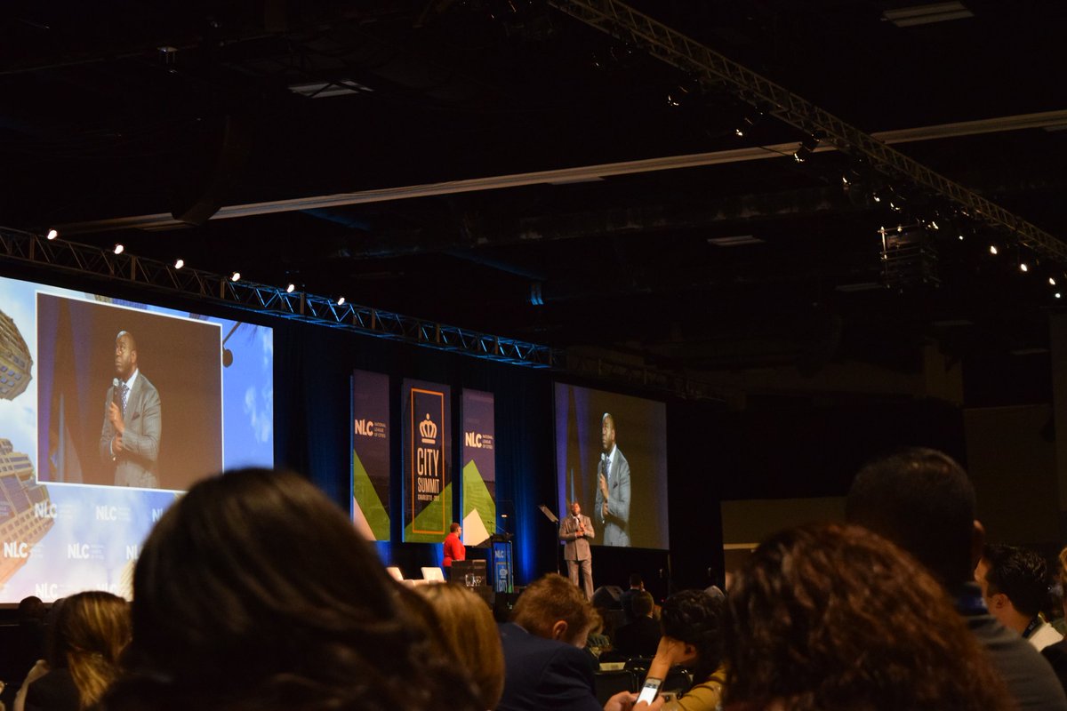 ICTMYC's tweet photo. Inspiring message from @MagicJohnson yesterday at NLC. Members Aenya and Jianna also managed to snag selfies and a video with him afterwards. Cool experience! #ICTMYC #Citysummit17 (photos by @jiannaluvsu ) https://t.co/neMJRKUmAF
