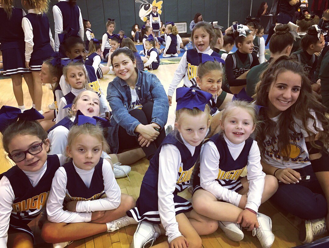 Sailors_Cheer's tweet photo. Some of our Varsity athletes coaching our TOC Cheer teams! Great job Sailors! #cheeritforward 📣🎀 https://t.co/sjJBd7nnYk