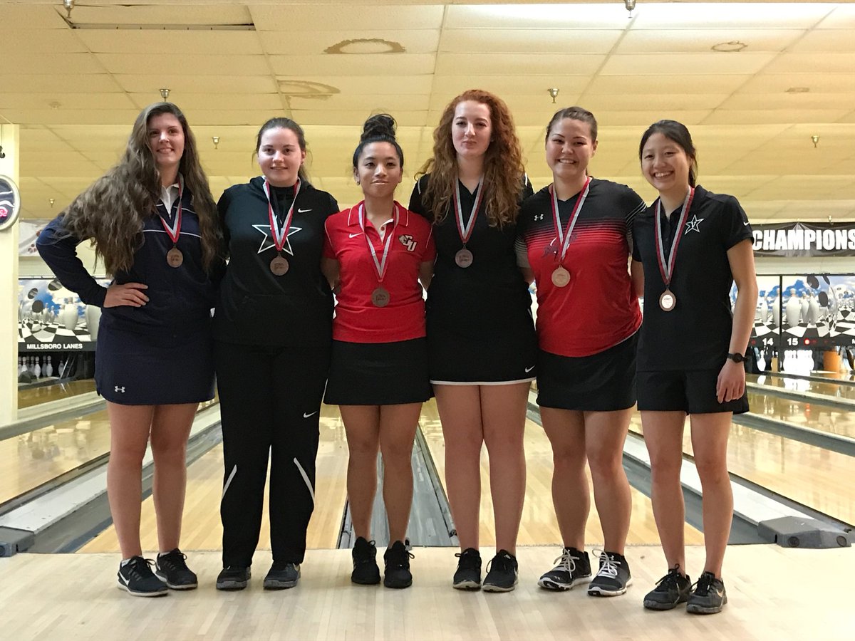 RedFlashBowling's tweet photo. Congrats to Junior Sarah Littleton (second from far right) on placing 2nd in individuals with a 220 average #SFUvsEverybody https://t.co/BUlDRp7Tjb