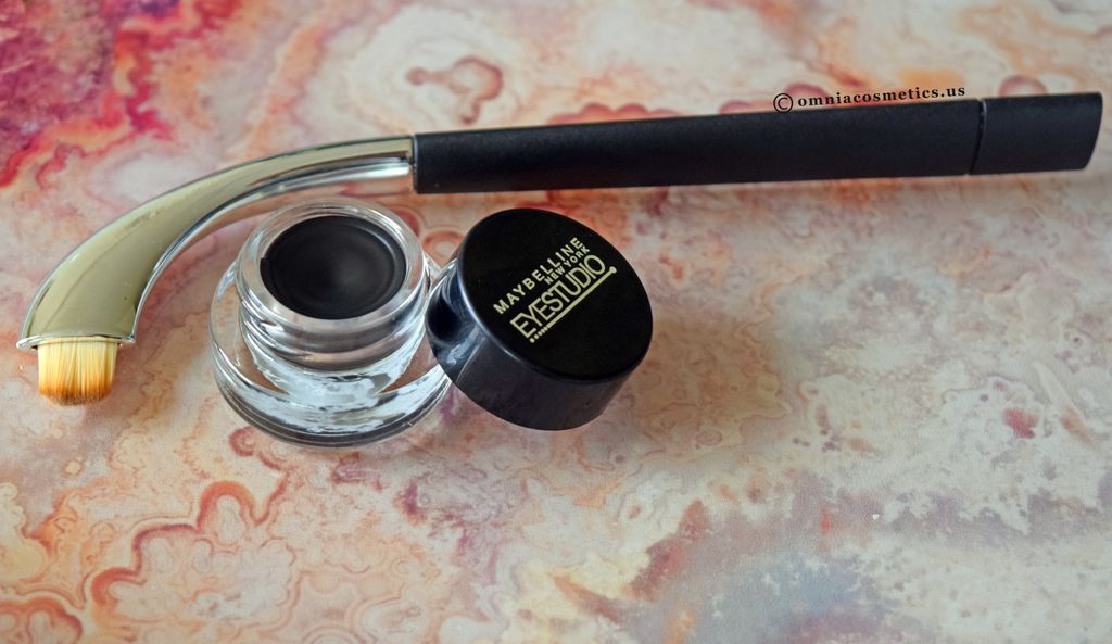 OmniaCosmetics's tweet photo. Use your linear 7 brush to get a precise winged line. 
#ovalbrushes #linearbrush #makeupbrush #smokeyeye #beauty #beautyaddict #makeupaddict https://t.co/YcA8pu1ORf https://t.co/zZMfIViQ9M