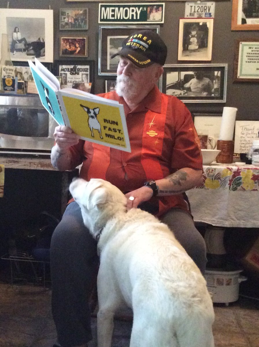 FatCrowPress's tweet photo. Phil Kaufman reading Run Fast Milo! To Gladys. Gladys can’t get enough of Milo.
#runfastmilo #fatcrowpress #ChildrensBooks https://t.co/KPwzpO888w