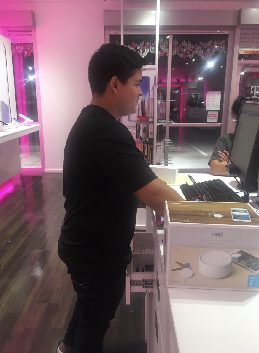 InMeeksOpinion's tweet photo. HTXSE walking families into the digital revolution one door at a time! Erik joins the #NESTpert crew as 100% of our doors have connected families to their homes! #HTXBestInNest #OwnIt @domjrcoleman @Alisa_Arner https://t.co/TFmsLNR89c