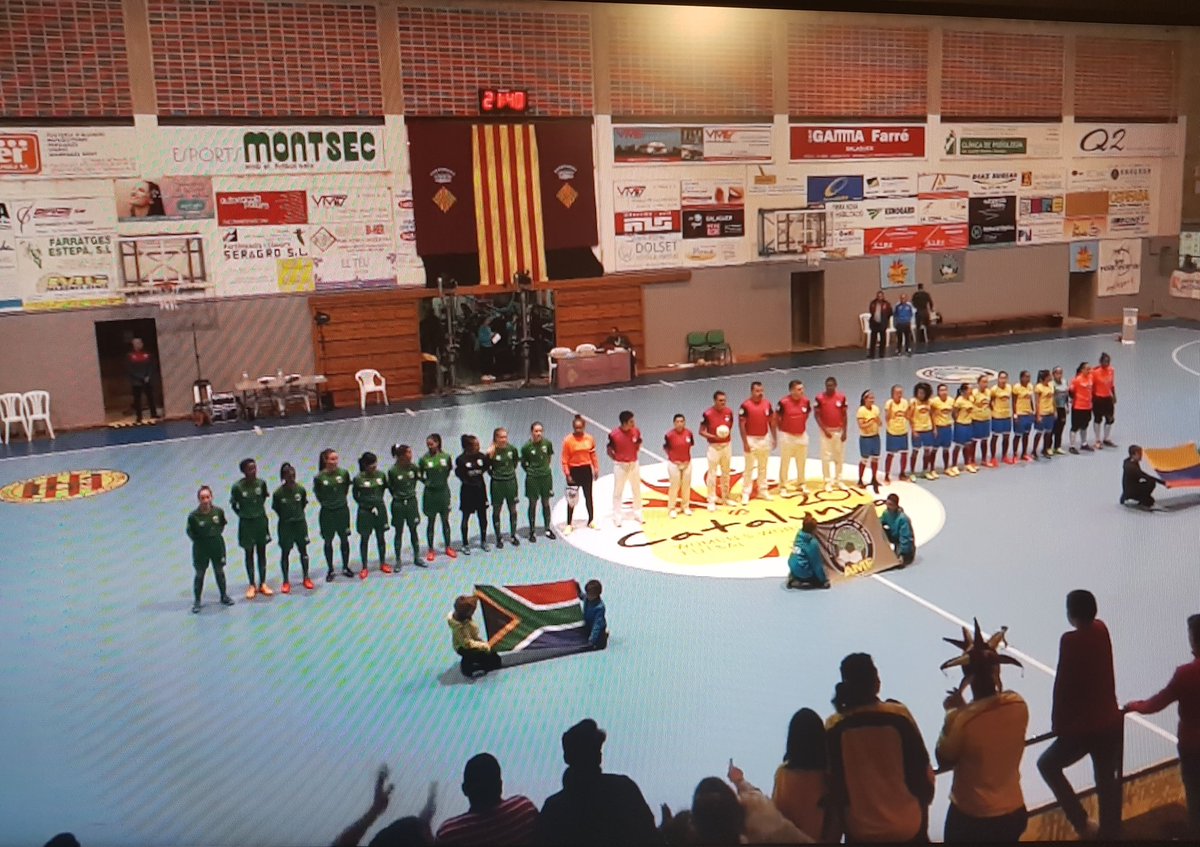 RemarkablesFC's tweet photo. Not long to go before kick off! Our ladies are out and national anthems are about to start! Let's go @sa_futsal !! #TeamSA https://t.co/WUH8EeHMTJ