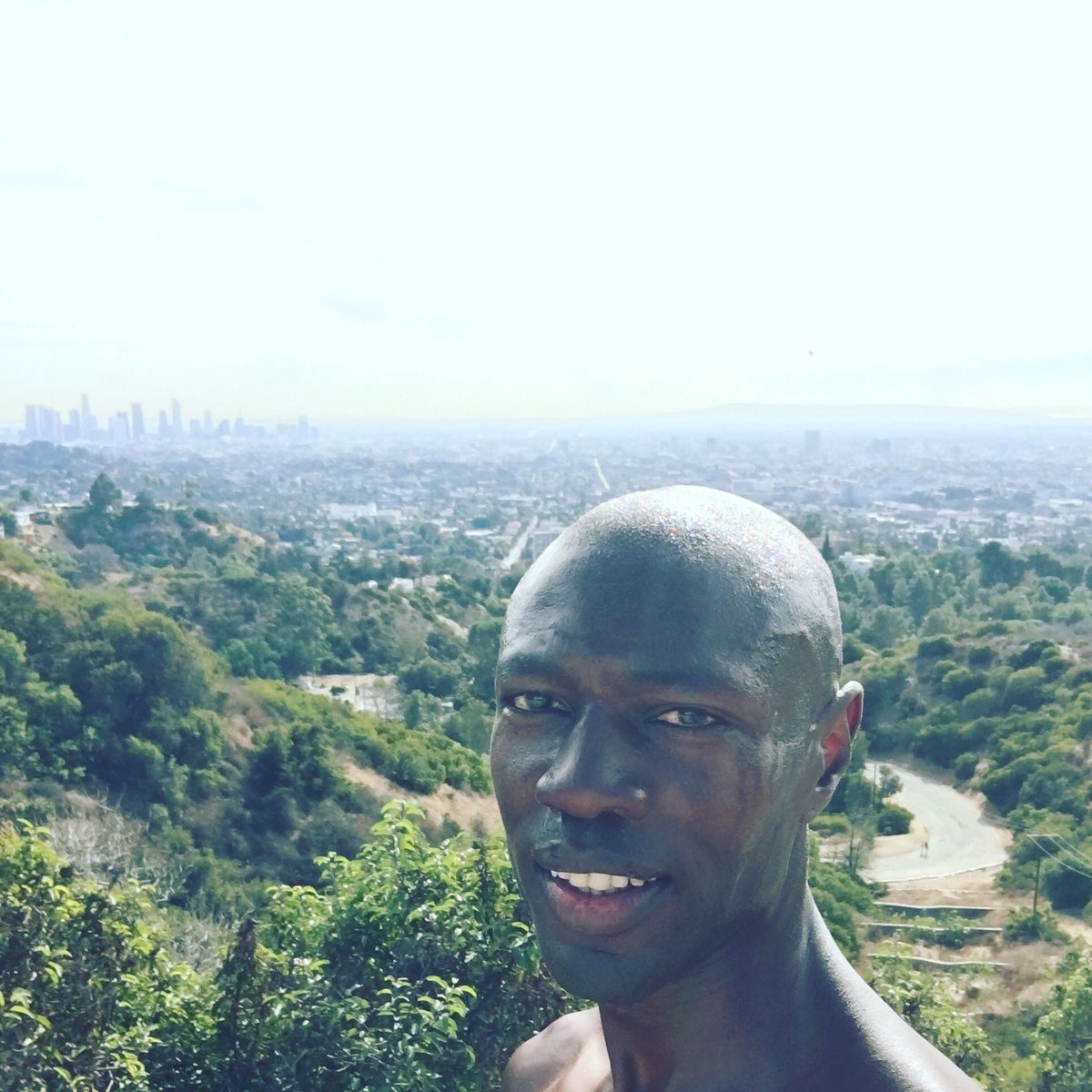 RodneyCharles1's tweet photo. It's a tough run to get to the top... but I'm sure we'd all agree, it's worth it! #mountainrun #lasunshine #hollywood #veganmodel #africansupermodel #aimtoinspire https://t.co/zlbinFHHkt