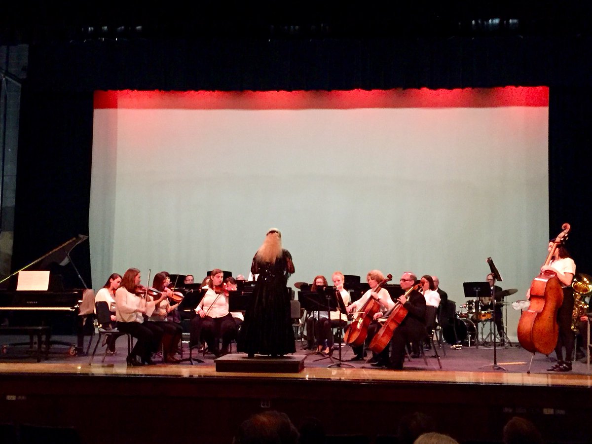 GlennLoomisMD's tweet photo. Listening to @NancyLoomis2 play with the Putnam Symphony Orchestra at Brewster NY High School. #holidaymusic #startingearly https://t.co/F4iVCP2iHo