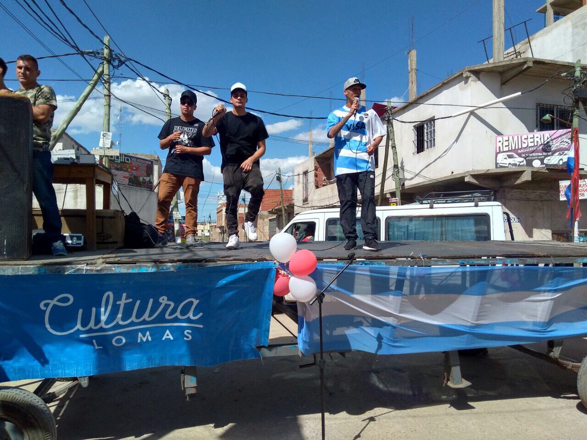 matigasparrini's tweet photo. @CulturaLomas en el Noveno Aniversario del Barrio 17 de Noviembre #Tongui @MunicipioLdeZ @minsaurralde https://t.co/oArHGJiPS3