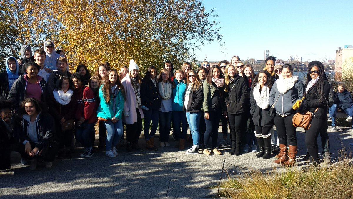 chscougarzone's tweet photo. Marketing students went to New York this past Friday!! What a fun time and so many memories and everyone learned so much! https://t.co/iWjssOleaG