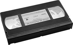 patrick78743894's tweet photo. für die jüngeren #ranNFL Zuschauer: das ist der besagte #Videorekorder und die dazugehörige #VHS #Kassette von der @Icke41 immer spricht... @stecker_jan @RomanMotzkus https://t.co/jA1Ns4nvDA