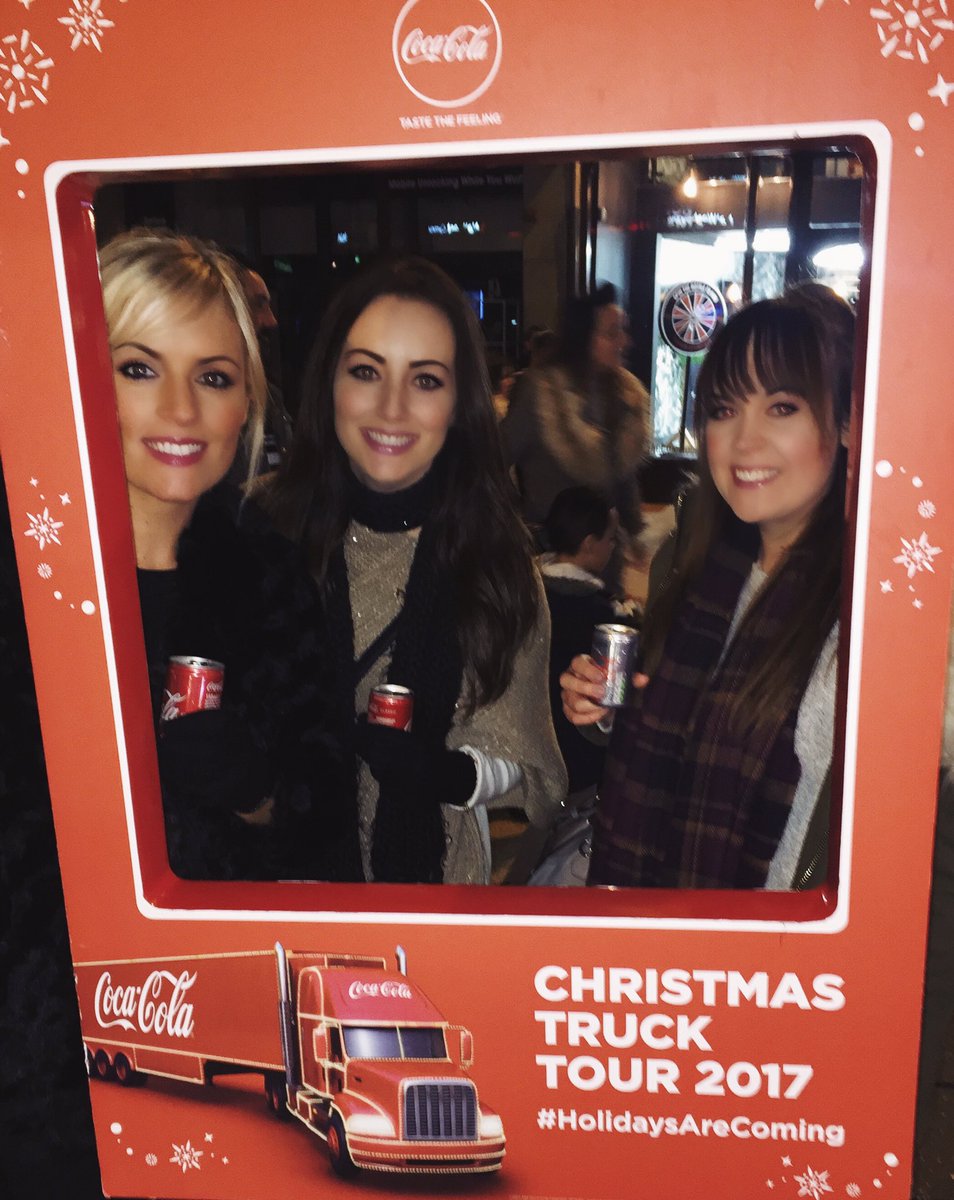 RhianJones14's tweet photo. #HolidaysAreComing #Christmas2017 #CocaColaTruck #Cardiff https://t.co/GsnYy5WN37